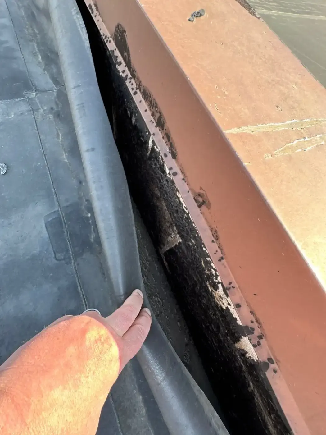 Manufacturer-certified roof installation in Columbia City